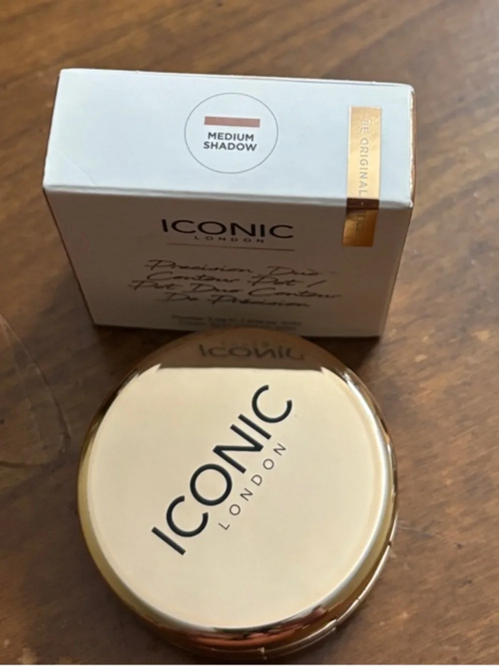 ICONIC London Duo Contour Compact in Medium Shadow